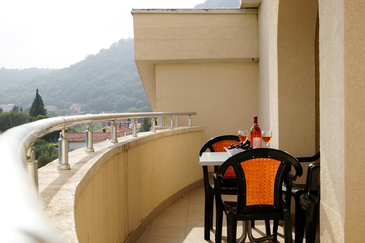 Apart Hotel Forte Roses Montenegro Ko Buljarica Petrovac Dış mekan fotoğraf