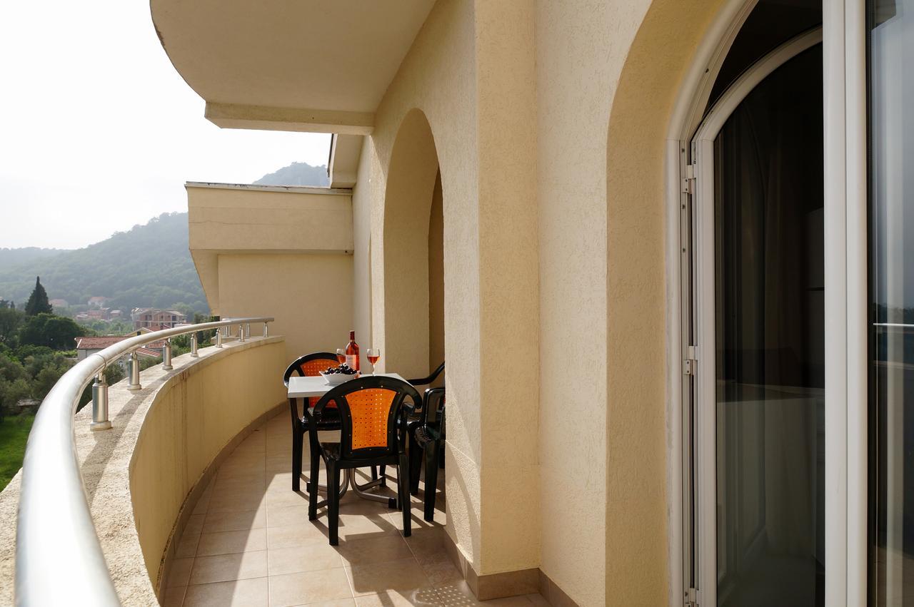 Apart Hotel Forte Roses Montenegro Ko Buljarica Petrovac Dış mekan fotoğraf